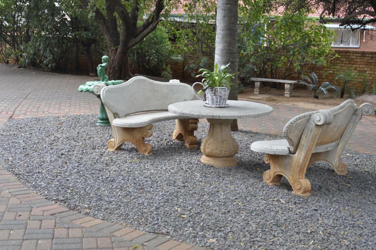 A Knights Rest Guesthouse Pretoria-Noord Eksteriør billede